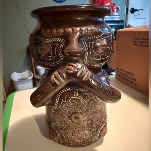 Marajoara-style terracotta vase, handcrafted by artisans in Marajó, Brazil.